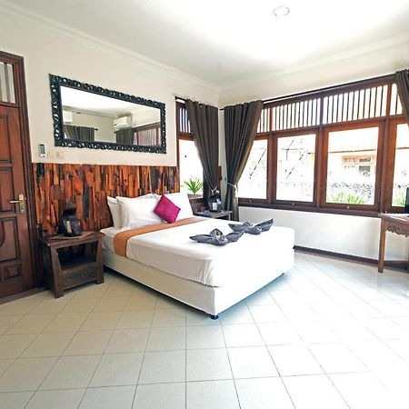 Villa Sanket - Kuta - 6 Bedrooms - 6 Bathrooms - Great Location מראה חיצוני תמונה